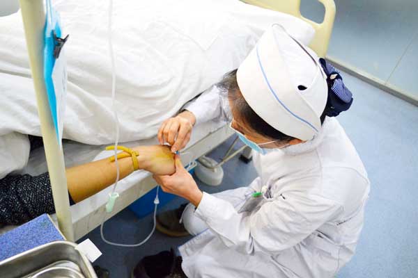 給患者打針輸液