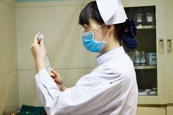 輸液區(qū)的(de)護士